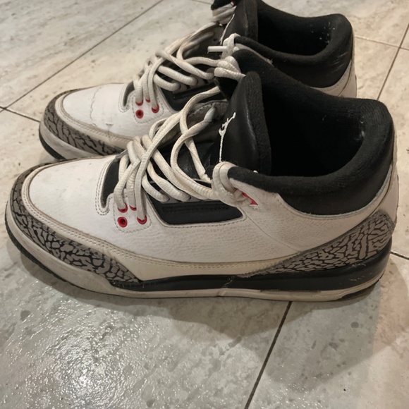 Infrared jordan 3 (size 7Y/8.5 Women) - Picture 2 of 5